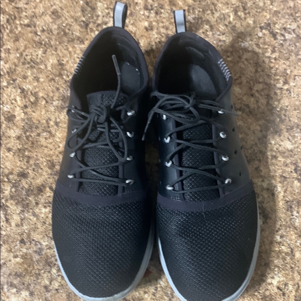 Black Men's Under Armour Shoes. Size 11